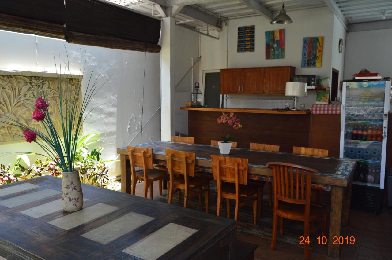 Askara Guest House & Hostel ウブド エクステリア 写真